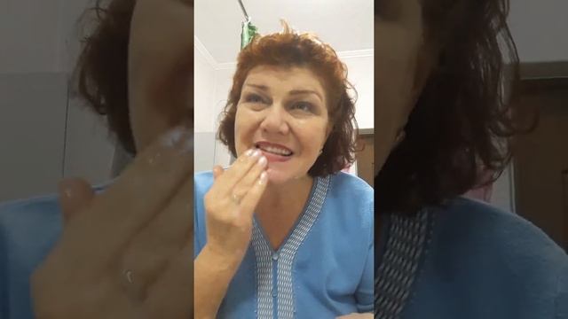 Матовая устойчивая губная помада ESSENS. смотреть онлайн