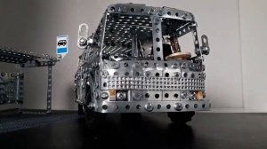 ПАЗ 3205 из металлического конструктора