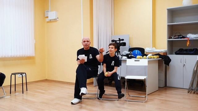 "Как мы учимся разбирать этюды". смотреть онлайн