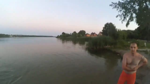 Коп в воде с металлоискателем . Поиск под водой. Ищем кольцо, Garrett AT Pro смотреть онлайн