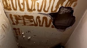 Демонтаж сантехкабины без Шума. Как сломать стену без шума.