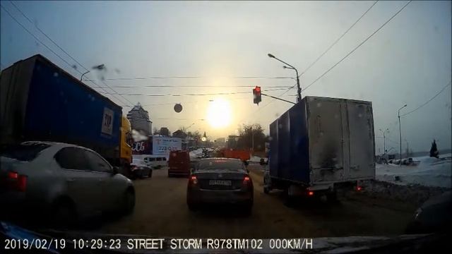 Уфа,Валиди-Сочинская(пробки) смотреть онлайн