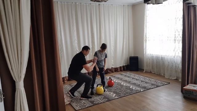 Чем отличается силач от богатыря? (Отгадка в видео) смотреть онлайн