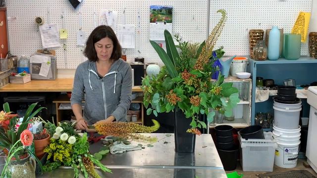 How to make a large flower arrangement смотреть онлайн