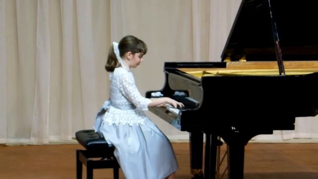 Даша Котунова, 9 лет, Тофик Кулиев "Лирический вальс". Слонимский "Дюймовочка" смотреть онлайн