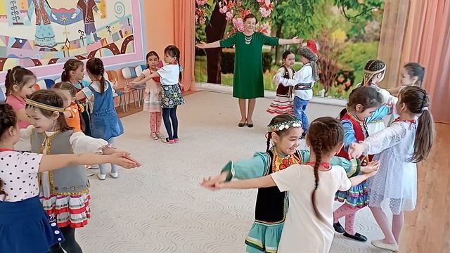 ХОРОВОДНЫЕ ИГРЫ ДЕТСКОГО САДА "АКБУЗАТ." смотреть онлайн