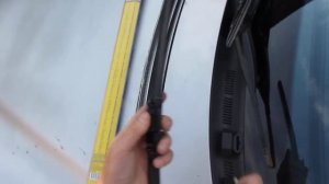 Мерседес W 210 замена щетки стеклоочистителя