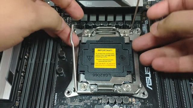 ASUS WS C422 PRO/SE смотреть онлайн