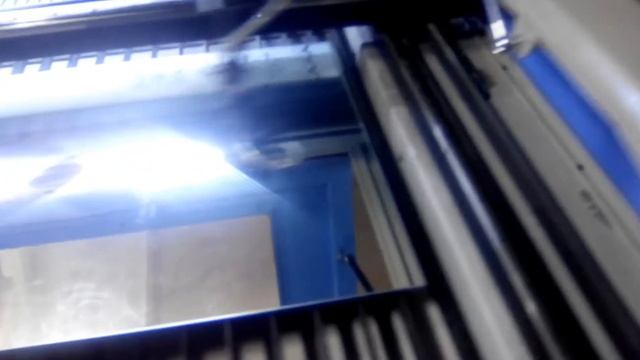 Лазерный гравер.. - работаем по зеркалу! смотреть онлайн