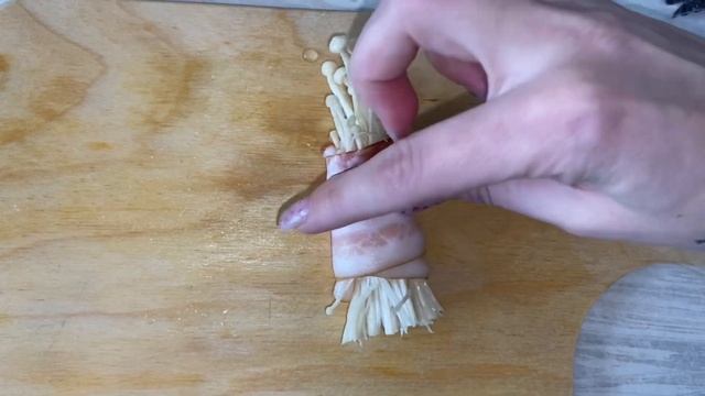 ГРИБЫ ЭНОКИ В БЕКОНЕ ЗА 5 МИН смотреть онлайн