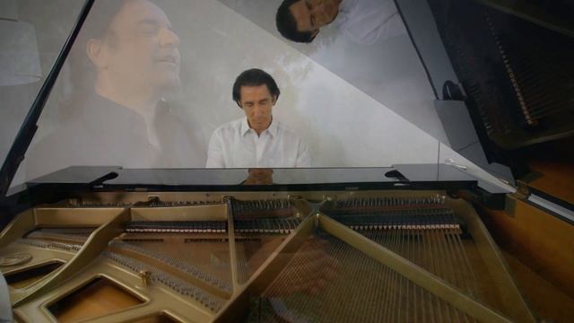Composer Jordi Caballero's "Soledad y Esperanza" - Vocal version смотреть онлайн