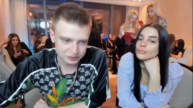 Mellstroy CЛОМАЛ ДЕВУШКЕ ЧЕЛЮСТЬ 🔥 ИЩУ ЖЕНУ в Moscow City / смотреть онлайн