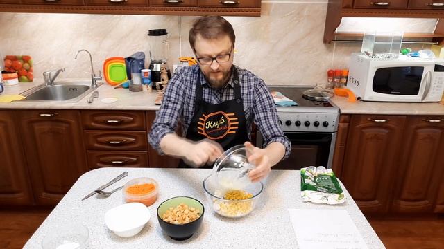 Салат из курицы и корейской моркови с сухарями. Рецепт Ольги Матвей. смотреть онлайн