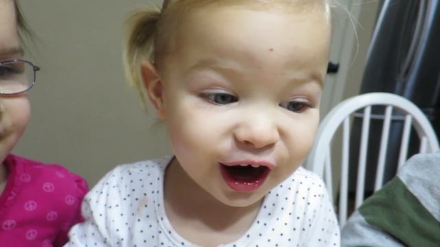 Cats VS Cucumbers: KIDS REACT смотреть онлайн