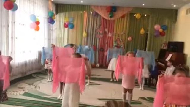 Танец с шарфами "Мамины глаза" д.с. №7 Светлый смотреть онлайн