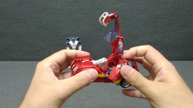 Обзор набора трансформеров Specialist: Autobots - Deluxe Class - Generations. Музей Р-ТФ.