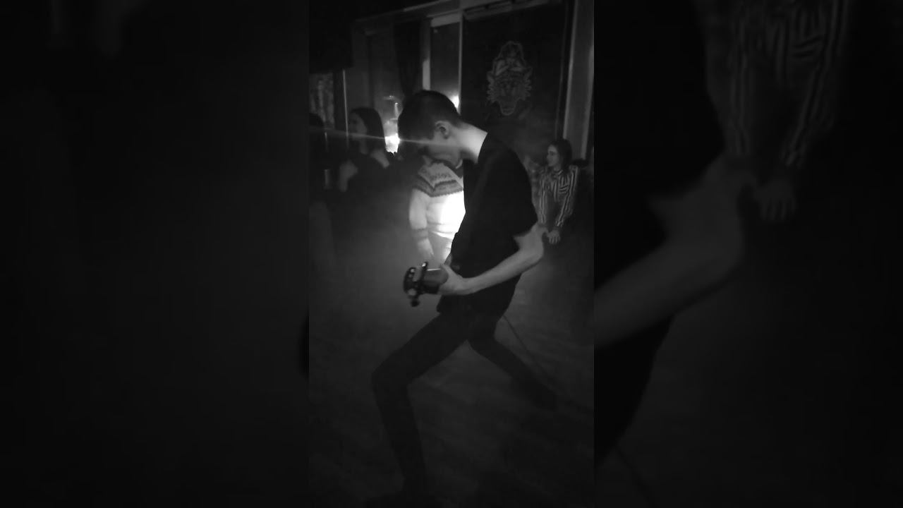 Крутое соло у крутого трека #alienations #dark_metal #metal #alternative_metal #alternative смотреть онлайн
