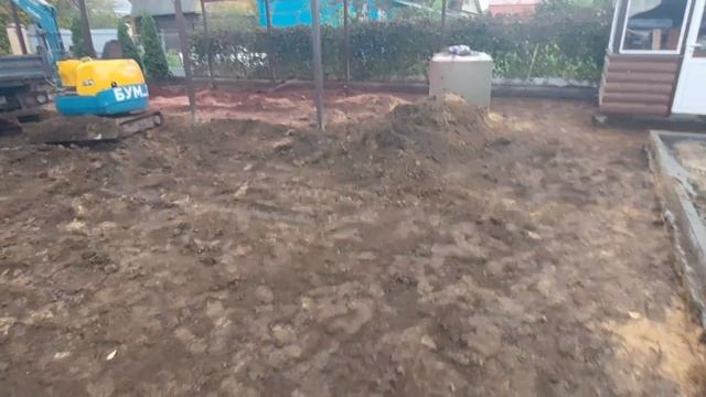 Подготовка площади под брусчатку или 45 кубов земли по соседски! смотреть онлайн