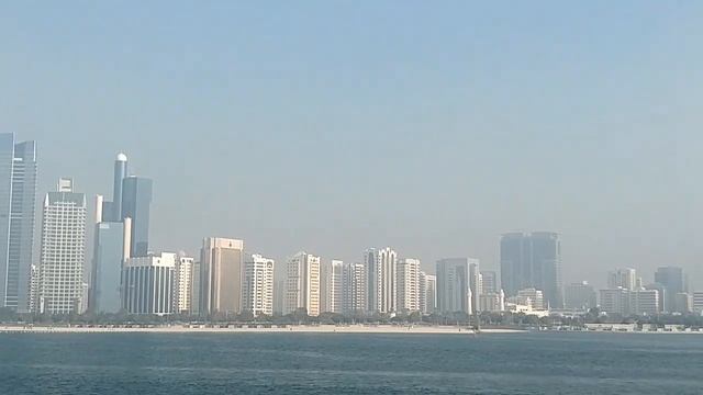 Big Bus Tour Abu Dhabi City Tour, Etihad Towers, Louvre Mall, Corniche Beach Cruise, Emirates Palac смотреть онлайн