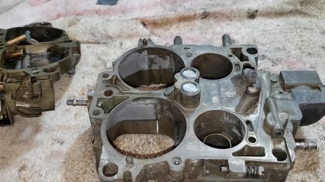 Cadillac 472 Fuel System Part 2 - Quadrajet - Throttle Shaft Bushings and Sealing Casting/Well Plug смотреть онлайн