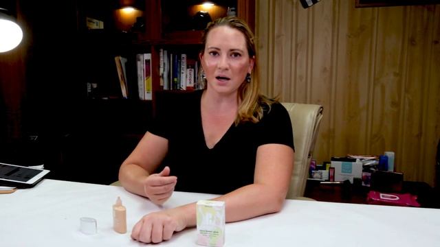 Clinique Even Better Glow Light Reflecting Makeup - Foundation With SPF 15 Review And Swatches