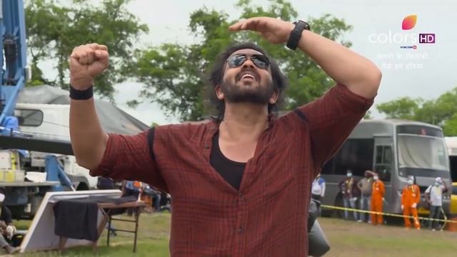 Khatron Ke Khiladi Made In India | Rohit Guides Jasmine Through The Stunt! смотреть онлайн