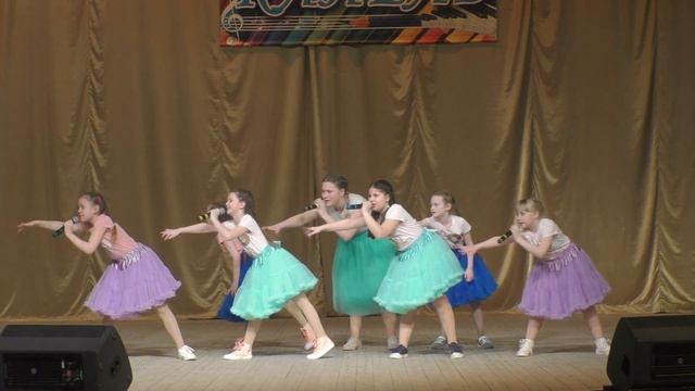 Фестиваль "Весенняя капель"(номинация "Вокал").Средние. ДК "Вперёд" 10 апреля 2018 года,019 смотреть онлайн