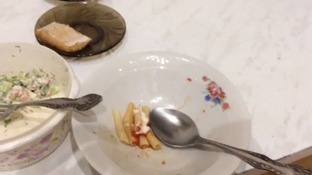 Лайфхак, как не мыть посуду в семье. смотреть онлайн