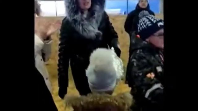 Новогодний квест на конюшне смотреть онлайн
