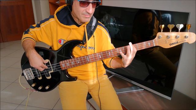 Queen Another One Bites The Dust (bass cover) - Yamaha bb1600 bass смотреть онлайн