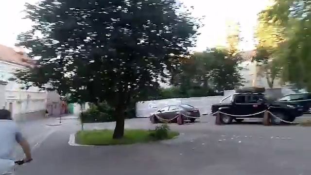 Литва, прогулка по старой улице Вильнюса смотреть онлайн