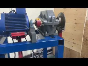 Испытания одноступенчатого редуктора, с колесом изготовленным из конструкционного полимера Римамид