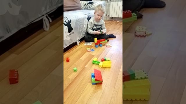 Игра с кубиками смотреть онлайн