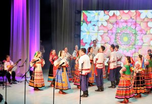 "Молодая канарейка" - Фольклорный ансамбль "КЛАДЕЦ"