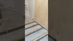 Шаг деревянных лаг для пола из фанеры. Какую фанеру не покупать для пола. Замена пола в хрущевке Ч 2