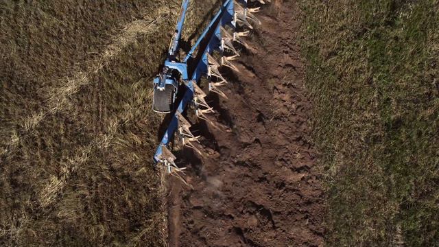 ООО Заветы Ильича - Отзыв на оборотный плуг PERESVET ППО-8-35 производства Заводов Алмаз смотреть онлайн