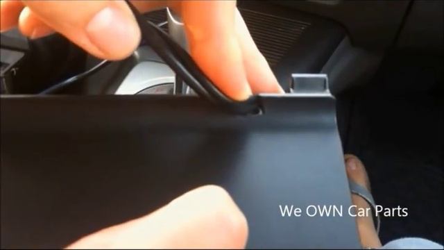 Honda Civic iPod/iPhone/iPad AUX Adapter Easy Installation смотреть онлайн