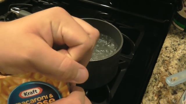 How to make "Kraft Mac N' Cheese" in 5 minutes! смотреть онлайн