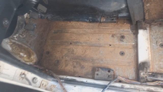 Обработника днища автомобиля внутри салона! удаляем ржавчину наносим пушсало смотреть онлайн