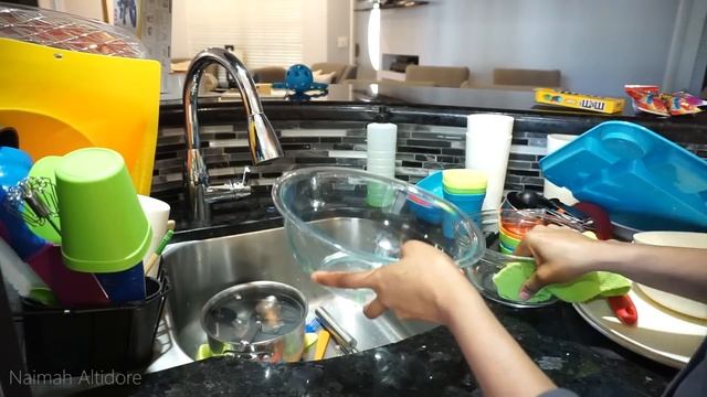 STAY AT HOME MOM / FAMILY OF 5 WEEKLY LAUNDRY ROUTINE / CLEANING ROUTINE MOTIVATION / CLEAN WITH ME