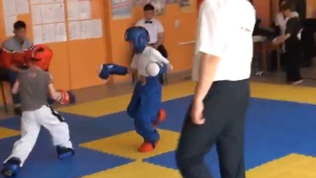 Сучков Владислав 3.2 ЛАЙТ 05.04.15 турнир «Золотой ринг» по кикбоксингу, Симферополь (ГРЭС) WAKO