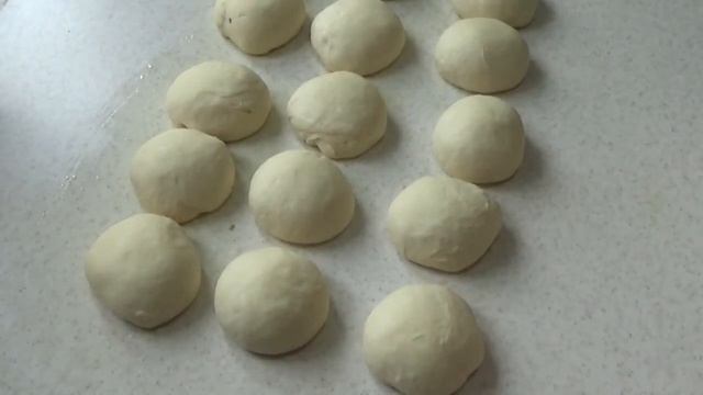 Schwäbische Laugenbrötchen - замори червячка по-швабски смотреть онлайн