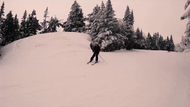 Fin de semaine de ski à Sutton avec VanLife Mtl смотреть онлайн