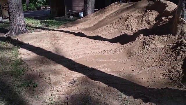 Мини экскаватор в Комарово, снятие плодородного грунта. смотреть онлайн