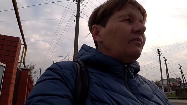 Убежала в город)) Незванно в гости)У Поли дизайнерская корона. смотреть онлайн