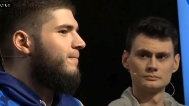 Что вы делаете, когда в комнате темно... смотреть онлайн