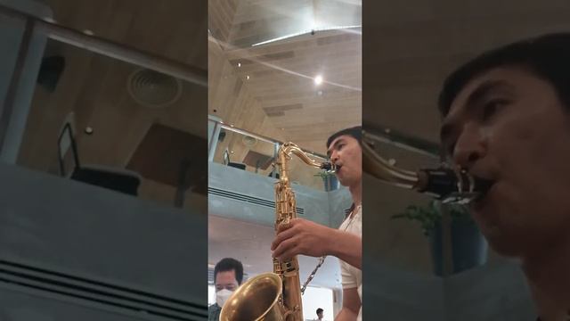 เหมือนเป็นคนอื่น Saxophone Cover MaxTone смотреть онлайн