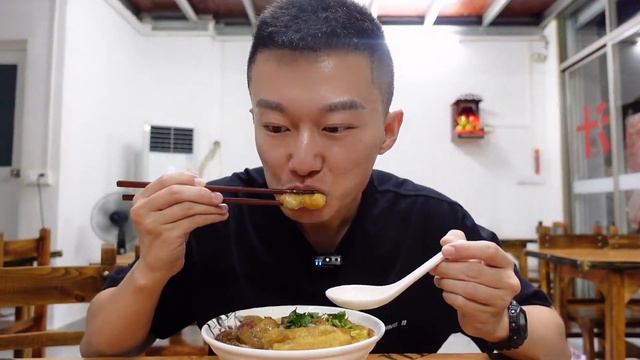 打卡湛江的海鮮撈面，每根麵條上都裹滿了海鮮的鮮甜味，大口吸面超過癮~【海浪兄弟】 смотреть онлайн