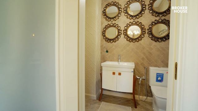 Комфортабельная Вилла с бассейном в стиле Неоклассика смотреть онлайн