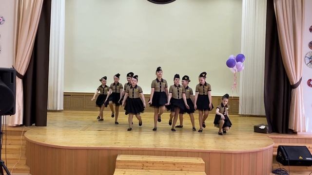 Коллектив современного танца «Орион» - «Улётный экипаж» смотреть онлайн